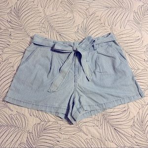 GAP Paperbag Waist Railroad Pinstripe Shorts sz L